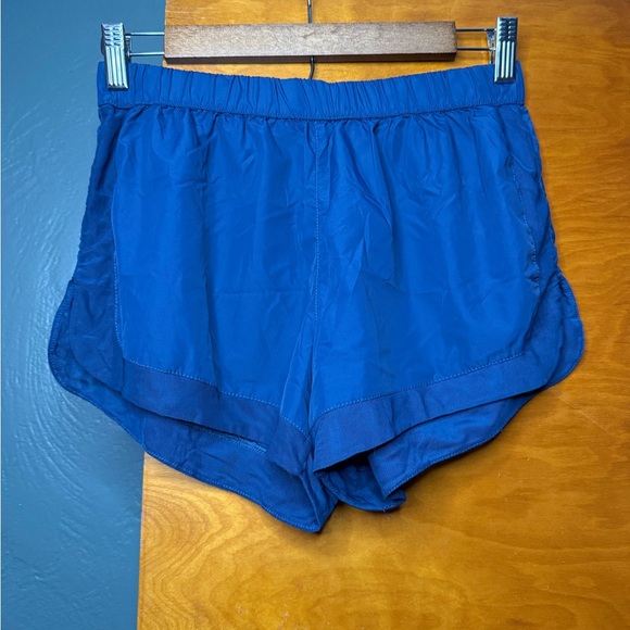 Tahari Sport navy active shorts - Picture 1 of 2